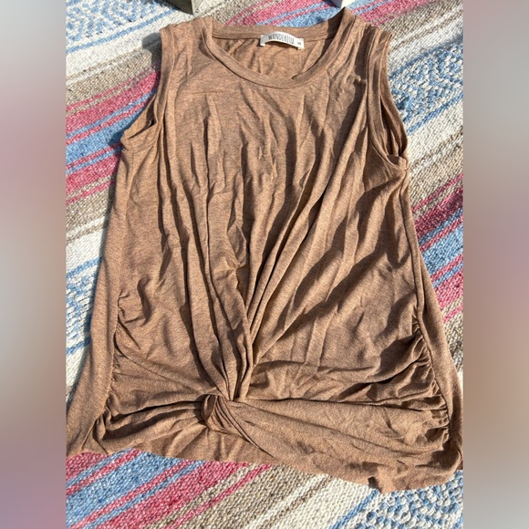 wanderlux Tops - 💥 SALE! $4 with bundle. Wanderlux. 😎 Coral pink . tank top. Front knot.